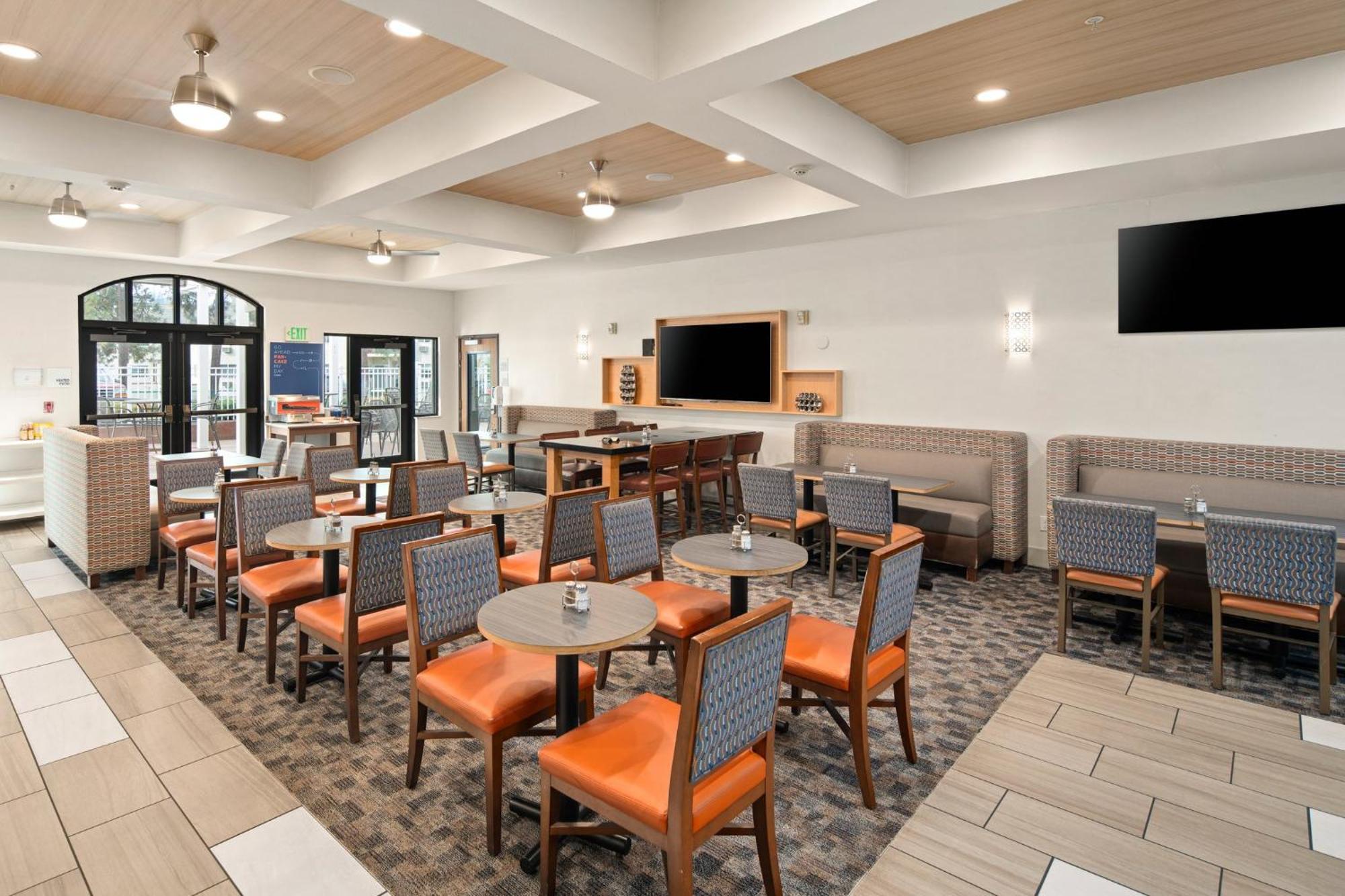 Holiday Inn Express Hotel & Suites Coeur D'Alene I-90 Exit 11 By Ihg Exterior photo